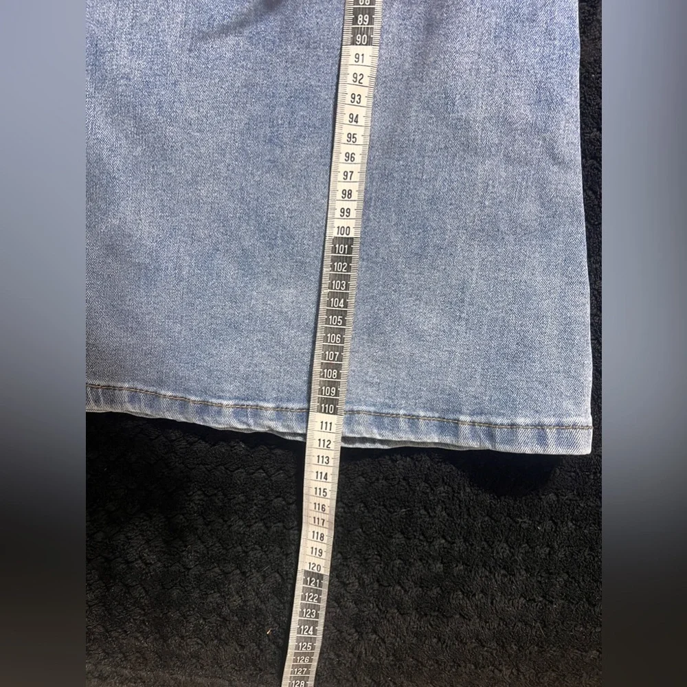 Shein Floral Embroidered Flared light blue Jeans size L 80%Cotton 15% polyester - Picture 7 of 10